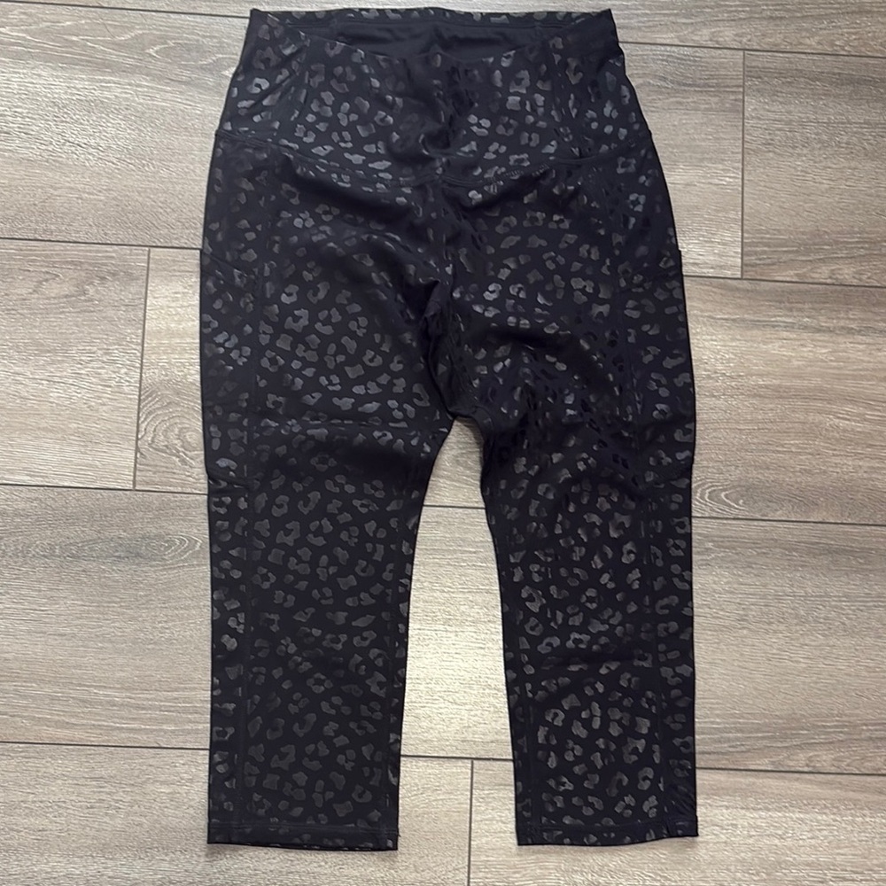 SM345 SHEIN Black Leopard Print Capris